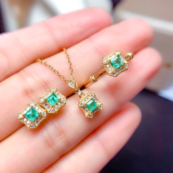 Emerald Green Stone 925 Silver Ring, Earrings and Pendant Set