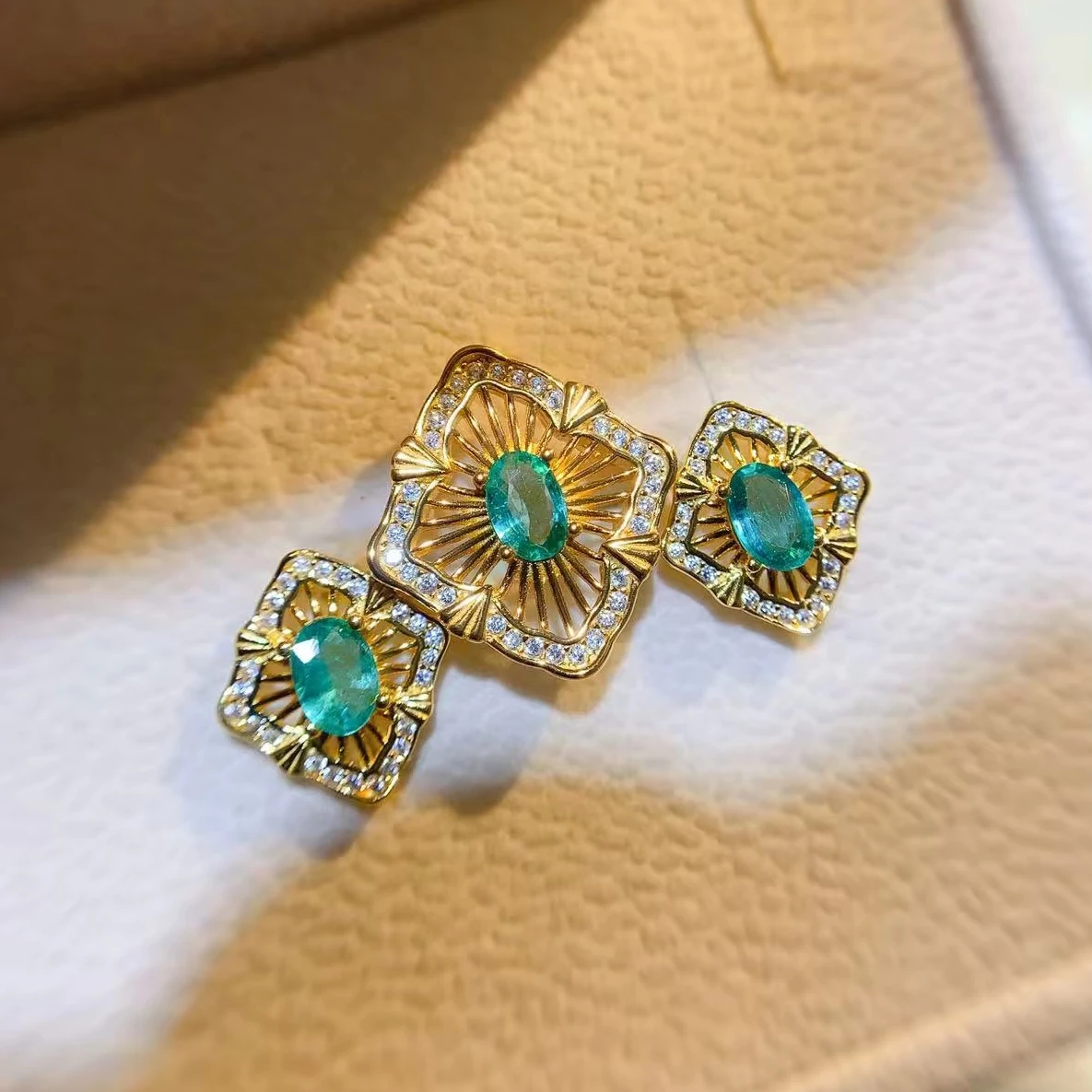 Natural Emerald Oval Jewelry Set - view 1