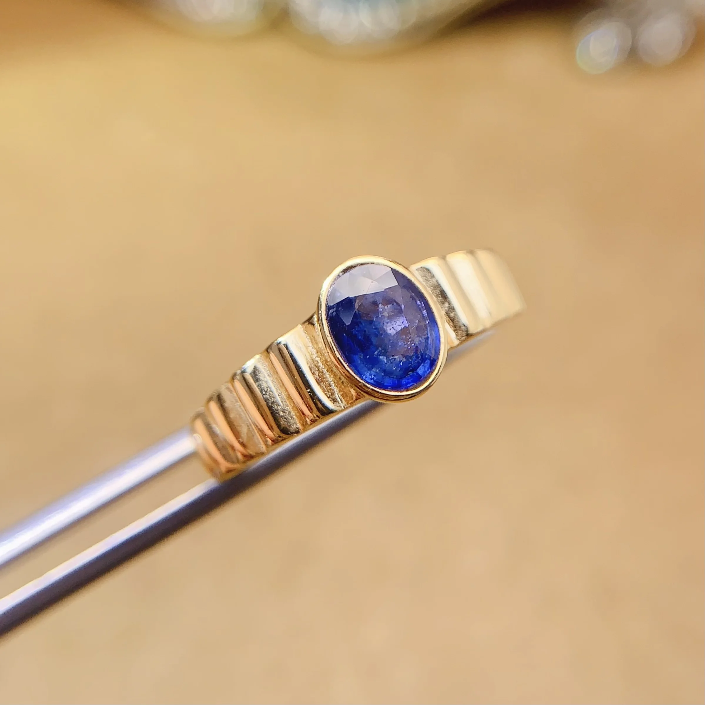 Natural Sapphire Ribbed Gold Ring - view 1