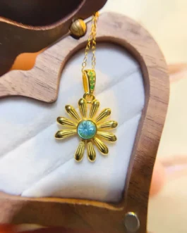 Natural Apatite Daisy Pendant Necklace