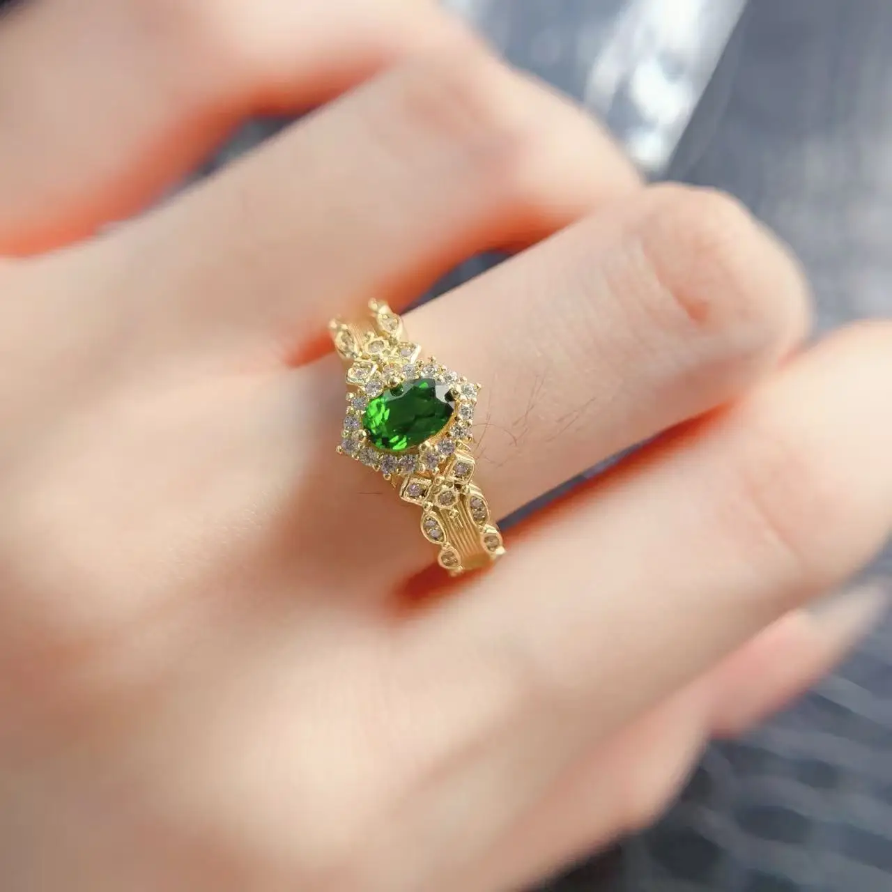 Natural Diopside Pear Accent Ring - view 3