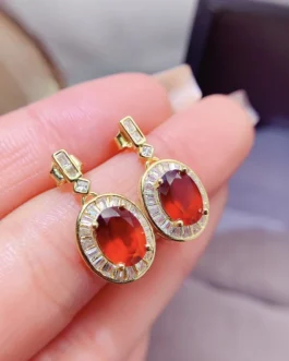 Natural Garnet Court Stud Earrings
