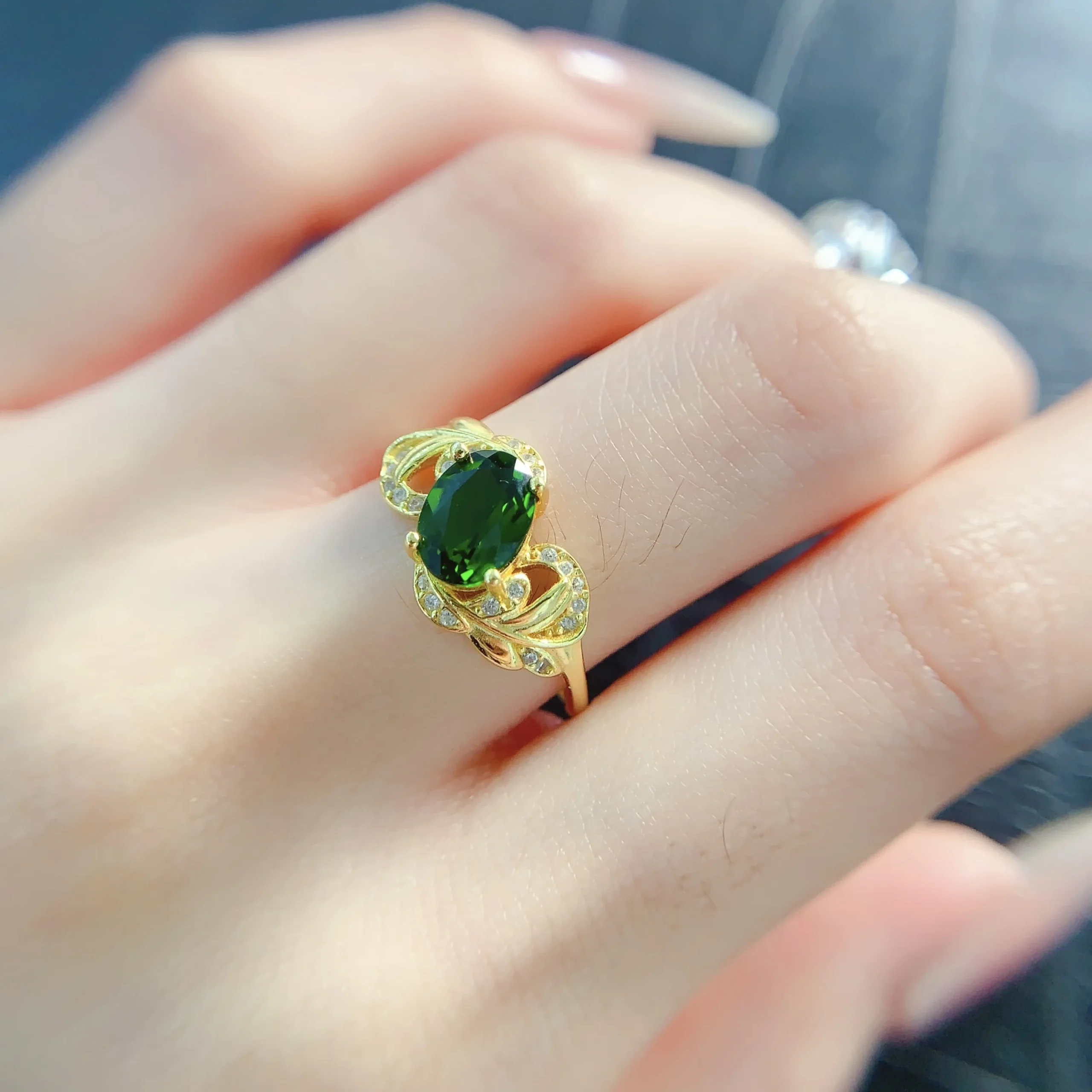 Natural Diopside Vintage Band Ring - view 6
