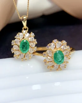 Natural Emerald Elegant Jewelry Set