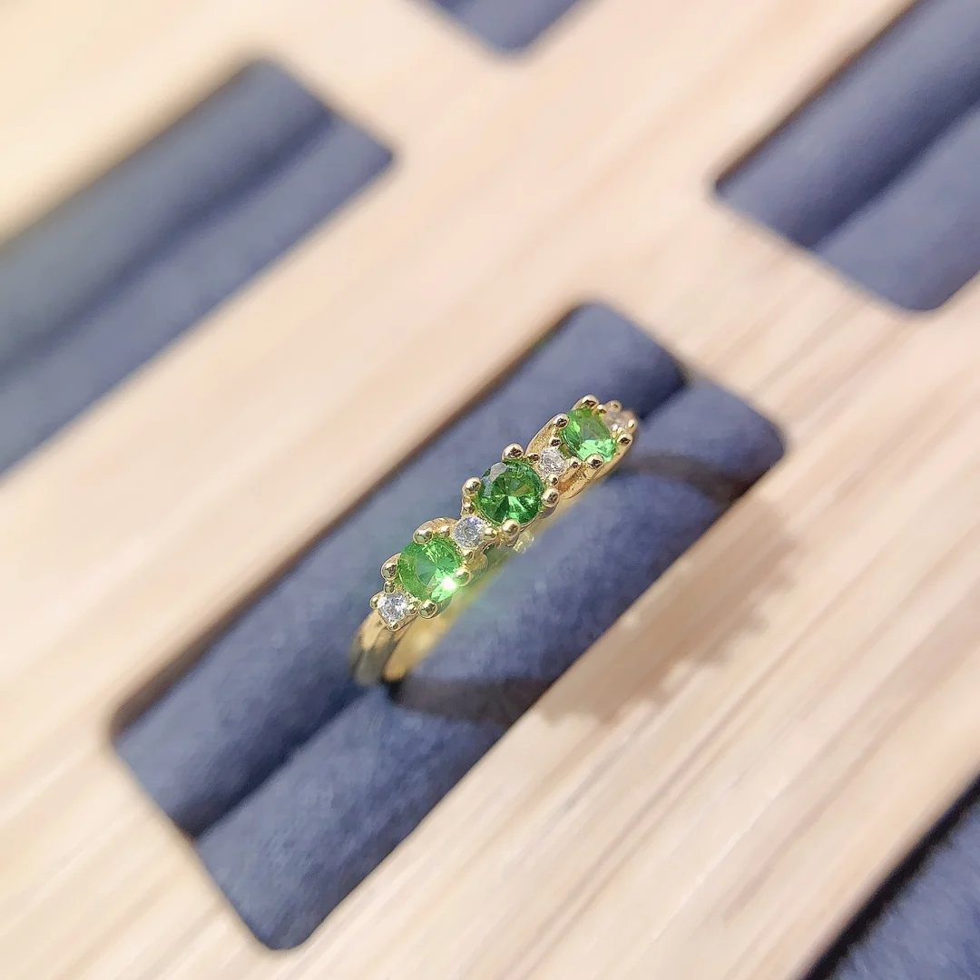 Natural Tsavorite Luxury Oval Ring - view 4
