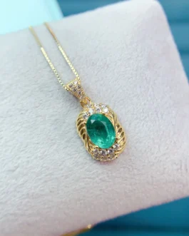 Natural Emerald Oval Pendant Necklace