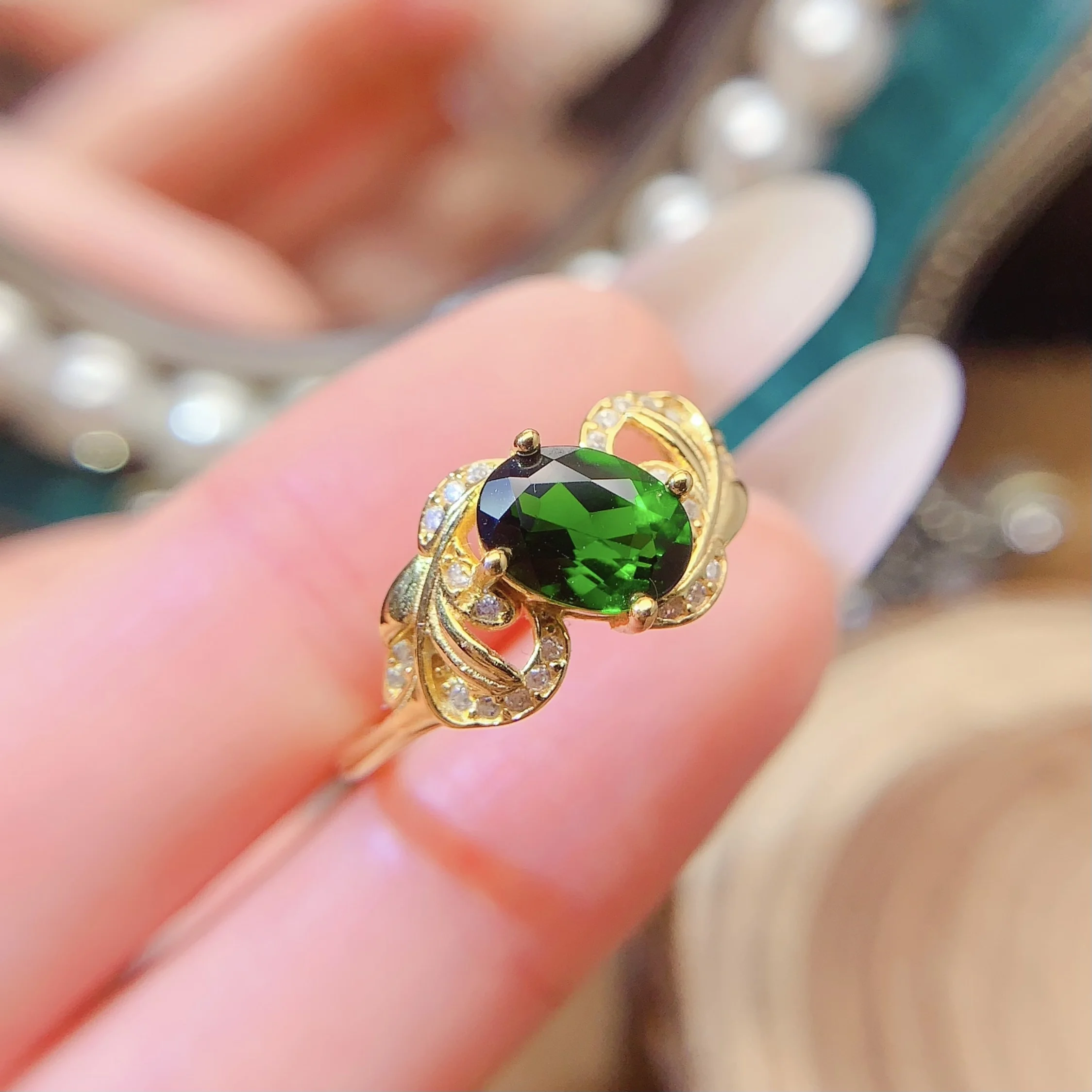 Natural Diopside Vintage Band Ring - view 3