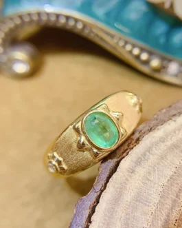 Natural Emerald Wide Engraved Ring