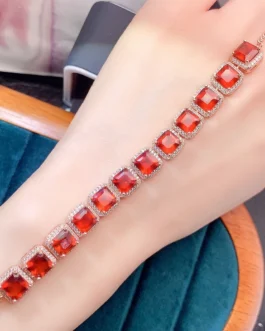 Natural Garnet Delicate Bracelet
