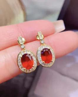 Natural Garnet Court Stud Earrings