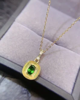 Natural Diopside Oval Pendant