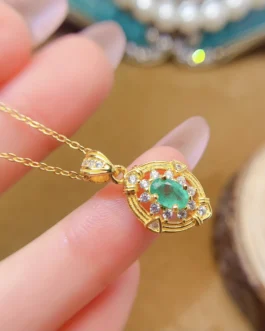 Natural Emerald Vintage Pendant Necklace