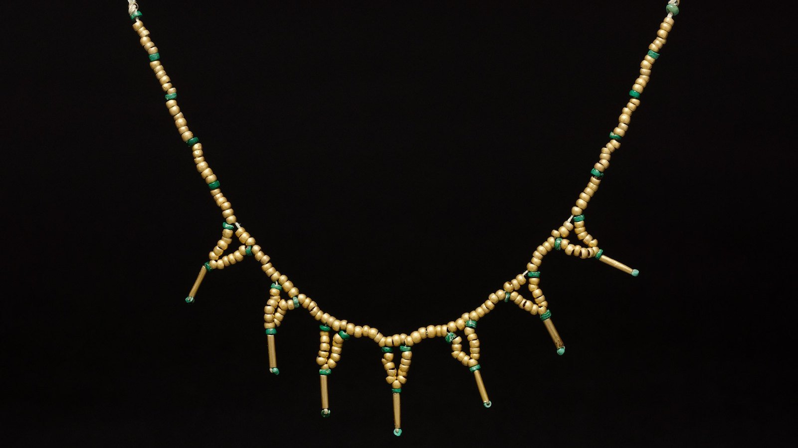 Read more about the article Turquoise, Couture Gems and a Vintage Cut: Colour Leads October’s Jewellery News